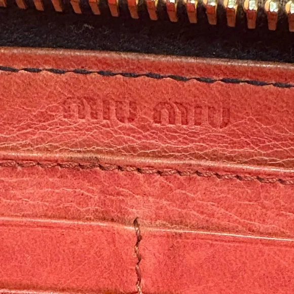 Miu miu wallet with dust bag. - Picture 11 of 14